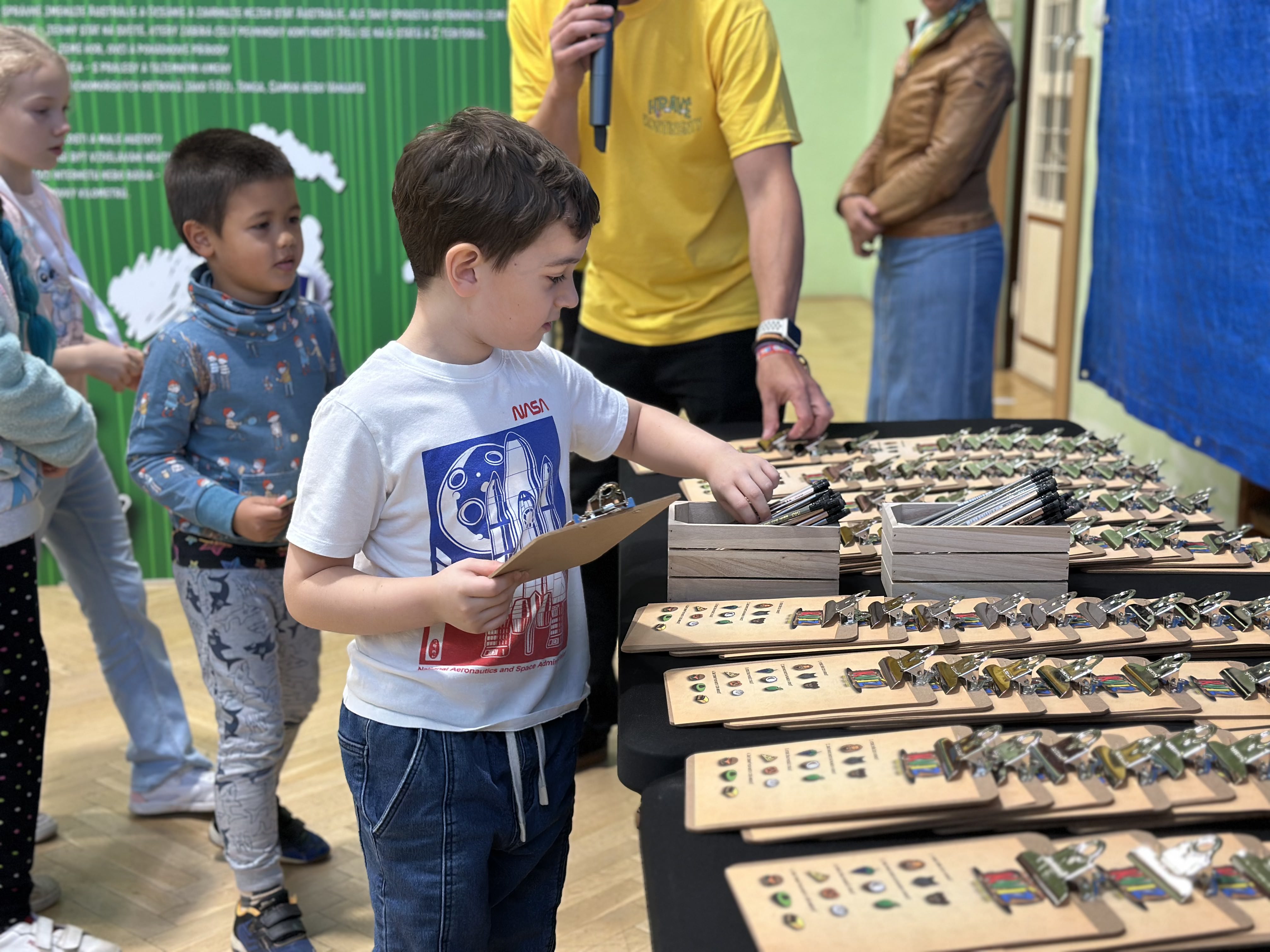 Žáci vyplňují pracovní sešit